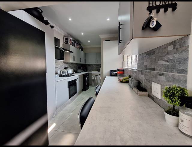 3 BEDROOM HOUSE FOR SALE IN RENSBURG